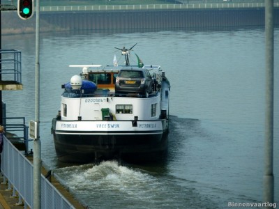 Petronella-4-05-03-2014.jpg (171.36 Kio) Vu 2006 fois Petronella-4-05-03-2014.jpg