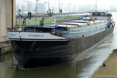 Petronella-3-05-03-2014.jpg (175.48 Kio) Vu 2006 fois Petronella-3-05-03-2014.jpg