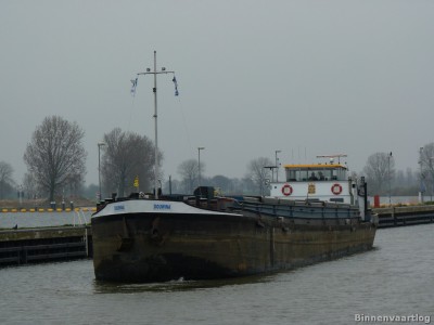Douwina-4-18-03-2014.jpg