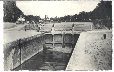 Decize les écluses.jpg (664.72 Kio) Vu 3002 fois Decize les écluses.jpg