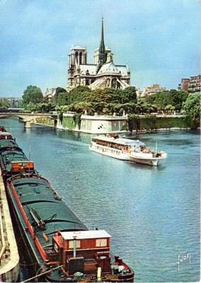 Bateaux & Notre-Dame 001-SD.jpg (268.49 Kio) Vu 1633 fois Bateaux & Notre-Dame 001-SD.jpg