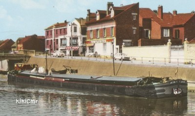 Chauny (02 Aisne) - Le canal (2) (Copier).jpg
