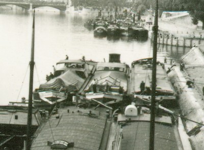 Paris, 1940 vermutlich, #1, Ausschnitt 1200, Valparaiso links (DR, Coll. vM).jpg (304.29 Kio) Vu 1699 fois Paris, 1940 vermutlich, #1, Ausschnitt 1200, Valparaiso links (DR, Coll. vM).jpg