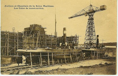 Le Loing von 1927-28 und Schlepper auf Stapel in Le Trait (Wolf, Coll. vM).jpg