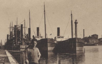 Calvados von 1928, PC-x und PC-8 in Ouistreham, Ausschnitt (Cap, Coll. vM).jpg