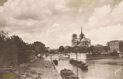 Paris en flânant - La Cité - Notre-Dame (1) (Copier).jpg (119.5 Kio) Vu 1451 fois Paris en flânant - La Cité - Notre-Dame (1) (Copier).jpg