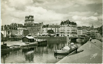 Marguerite in Rennes (Gaby, Coll. vM) - resized.jpg