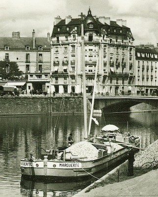 Marguerite in Rennes, Ausschnitt (Coll. vM) - resized.jpg