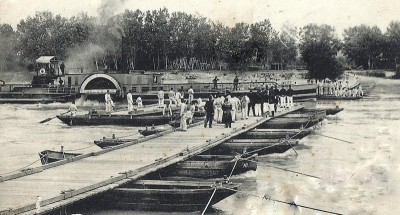 Remorqueur à aubes Arlésien.jpg