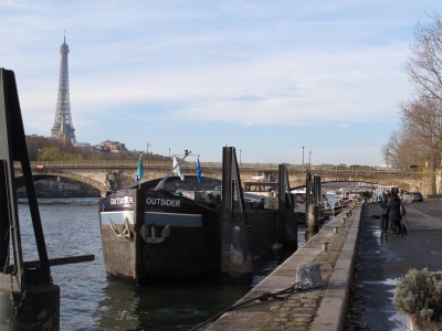 OUTSIDER AMARRE AVAL DU PONT ALEXANDRE III.jpg.2.NP.jpg