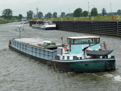 baracas-4-11-05-2012.jpg (252.13 Kio) Vu 6130 fois baracas-4-11-05-2012.jpg