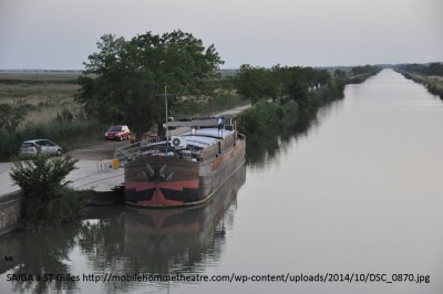 SAIGA Péniche-Théâtre-Saïga 2.jpg