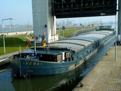 Vera-3-16-02-2015.jpg (213.53 Kio) Vu 1445 fois Vera-3-16-02-2015.jpg