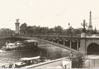 pousseur paris.jpg