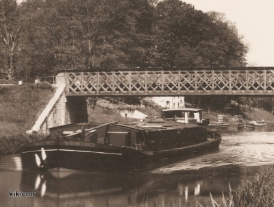 Beaulieu (Loiret) - Le pont du canal (2) (Copier).jpg