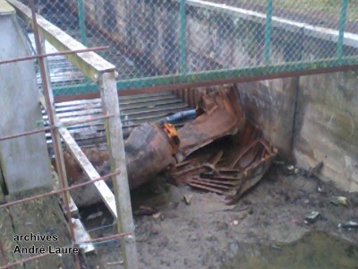 benthe (basrode) découpé dans l'ancienne écluse de Bernissart.jpg (92.33 Kio) Vu 2552 fois benthe (basrode) découpé dans l'ancienne écluse de Bernissart.jpg