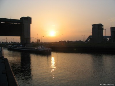 mazzel-1-20-07-2006.jpg (146.43 Kio) Vu 15052 fois mazzel-1-20-07-2006.jpg