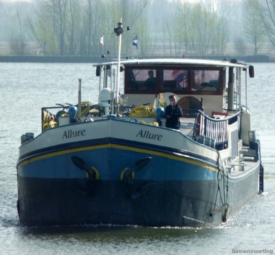 Allure-3-14-04-2015.jpg (158.06 Kio) Vu 1972 fois Allure-3-14-04-2015.jpg