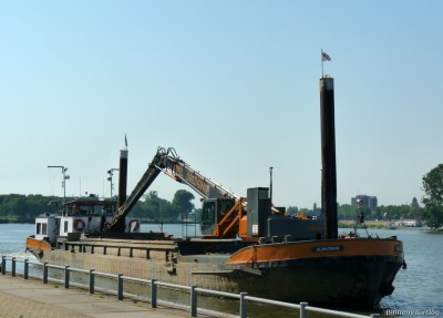 Albatros-3-02-07-2015-Grave-02008181.jpg