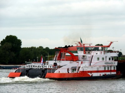 Veerhaven-IV-7-27-08-2015-Lobith.jpg