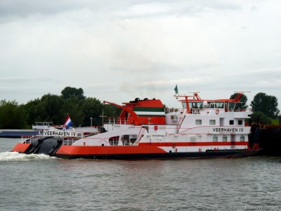 Veerhaven-IV-6-27-08-2015-Lobith.jpg (160.91 Kio) Vu 4167 fois Veerhaven-IV-6-27-08-2015-Lobith.jpg
