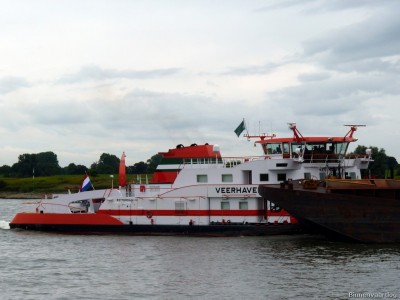 Veerhaven-IV-3-27-08-2015-Lobith.jpg (150.13 Kio) Vu 3960 fois Veerhaven-IV-3-27-08-2015-Lobith.jpg