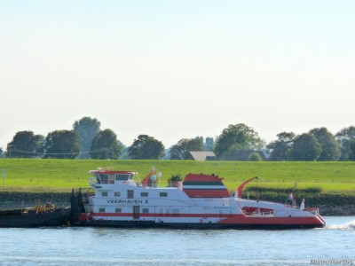 Veerhaven-X-2-29-08-2015-Lobith.jpg