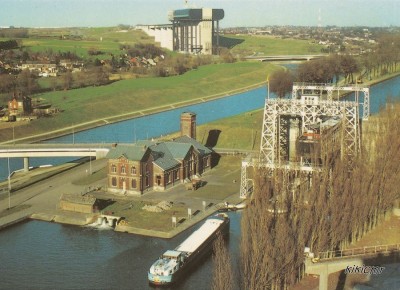 Thieu - Ascenseurs à bateaux - L'ancien et le nouveau (1) (Copier).jpg (134.88 Kio) Vu 7446 fois Thieu - Ascenseurs à bateaux - L'ancien et le nouveau (1) (Copier).jpg