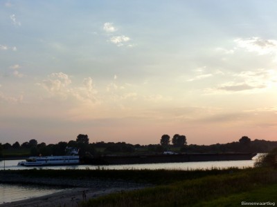 Rhenus-Schub-5-29-08-2015.jpg (102.15 Kio) Vu 2076 fois Rhenus-Schub-5-29-08-2015.jpg