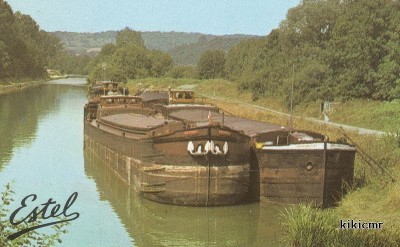 Vailly-sur-Aisne - La promenade - Le pont de Vailly - Le canal - L'église (3) (Copier).jpg