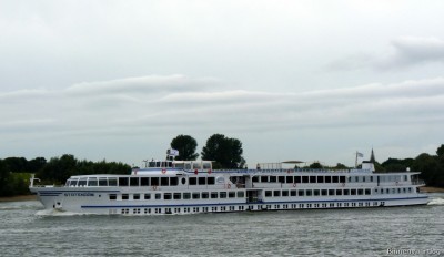 Statendam-3-27-08-2015-Lobith.jpg
