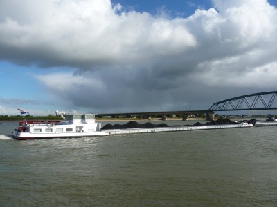 rhenus-hanau-1-20-10-2010-nijmegen.jpg (65 Kio) Vu 2262 fois rhenus-hanau-1-20-10-2010-nijmegen.jpg