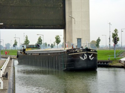 Retif-1-21-10-2015.jpg