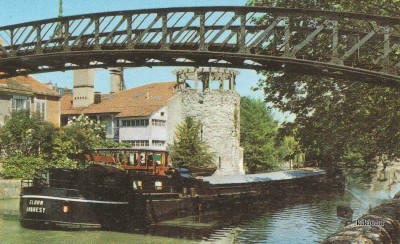 Montargis (Loiret) - L'hôtel de ville - Le lac des Closiers - Le Château - Le canal de Briare (2) (Copier).jpg