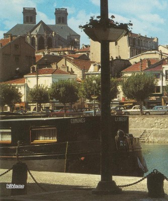 Verdun (Meuse) - La Meuse, le quai de Londres et, à droite, le monument de la Victoire (2) (Copier).jpg