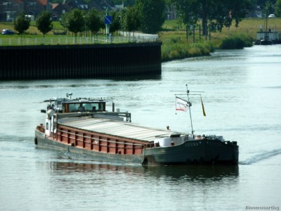 Oggy-4-20-08-2015.jpg (184.34 Kio) Vu 2505 fois Oggy-4-20-08-2015.jpg