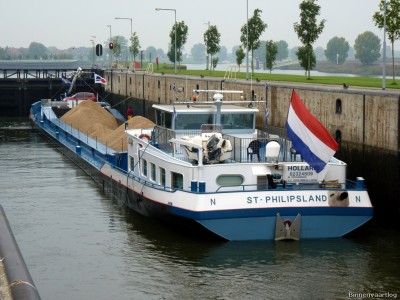 Hollare-1-21-10-2015.jpg