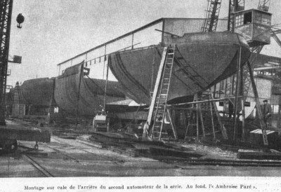 AMBROISE PARE construction - revue navig du rhin novembre 1949 (photo 5) (Copier).jpg (86.63 Kio) Vu 1819 fois AMBROISE PARE construction - revue navig du rhin novembre 1949 (photo 5) (Copier).jpg