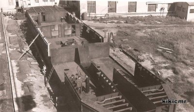 2 - CNR 2 - Arles 11juin 1951 - Drague ACB en construction aux chantiers Barriol à Arles (Copier).jpg (60.19 Kio) Vu 3494 fois 2 - CNR 2 - Arles 11juin 1951 - Drague ACB en construction aux chantiers Barriol à Arles (Copier).jpg