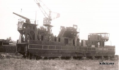 3 - CNR 2 - 28 août 1951 - construction de la drague d'entretien pour Donzère (Copier).jpg (39.83 Kio) Vu 3494 fois 3 - CNR 2 - 28 août 1951 - construction de la drague d'entretien pour Donzère (Copier).jpg