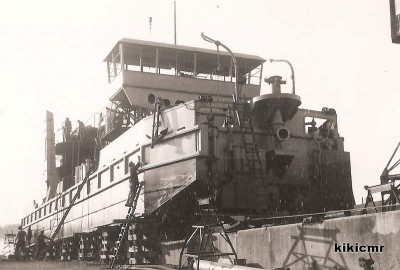 6 - CNR 2 - Arles 4 octobre 1951 - construction de la drague d'entretien pour Donzère (Copier).jpg (54.37 Kio) Vu 3628 fois 6 - CNR 2 - Arles 4 octobre 1951 - construction de la drague d'entretien pour Donzère (Copier).jpg