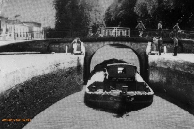 Antoinette 2.jpg (148.69 Kio) Vu 4010 fois Antoinette 2.jpg