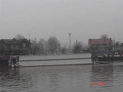 bateaucage 2.jpg (47.94 Kio) Vu 4026 fois bateaucage 2.jpg