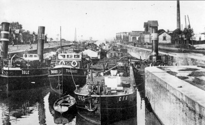 Groupe de remorqueurs.jpg (126.77 Kio) Vu 1426 fois Groupe de remorqueurs.jpg