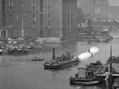 Toueur de la villette.jpg (38.44 Kio) Vu 2371 fois Toueur de la villette.jpg