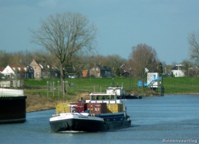 s8.jpg (67.61 Kio) Vu 2560 fois s8.jpg