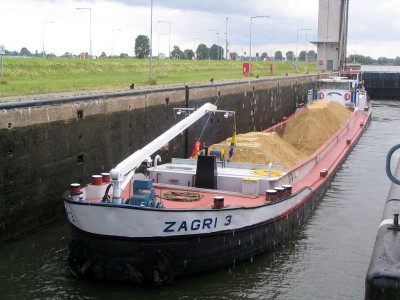 b.jpg (55.9 Kio) Vu 2003 fois b.jpg