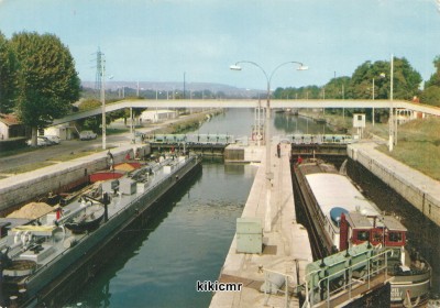 Carrières-sous-Poissy (Yvelines) - L'écluse (1) (Copier).jpg (149.05 Kio) Vu 1524 fois Carrières-sous-Poissy (Yvelines) - L'écluse (1) (Copier).jpg