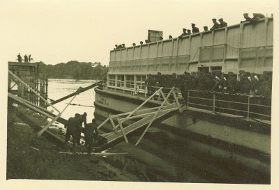 Regatta, Paris 194x (DR, Coll. vM) - resized.jpg