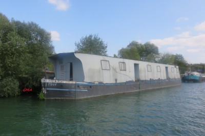 river boat-av.JPG (605.92 Kio) Vu 6154 fois river boat-av.JPG